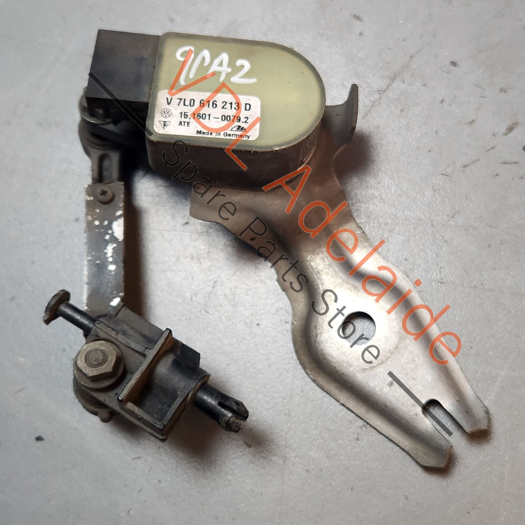 
955 341 075 21 7L0616213D   Porsche Cayenne 9PA 955 957 Audi Q7 Touareg Left Front Suspension Level Sensor 95534107521