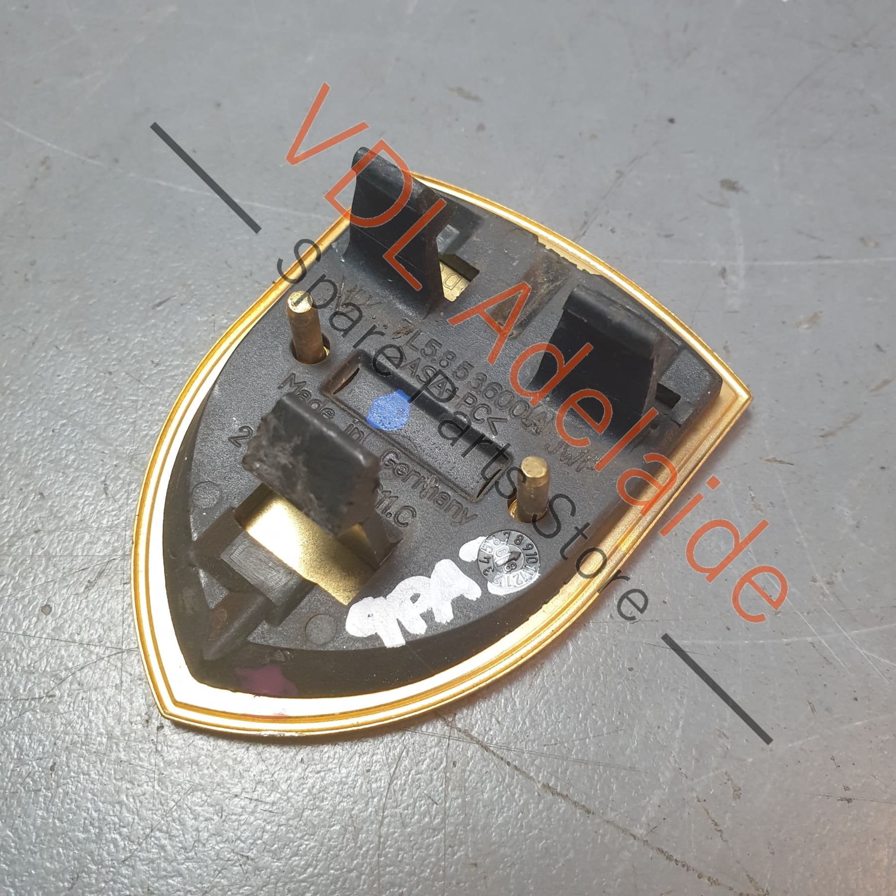 95555960002 95555960000 95555960001  Porsche Cayenne Front Bonnet Badge Crest Embelem 95555960002