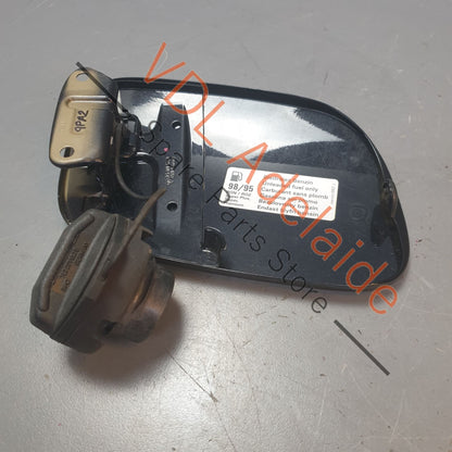 95550413303 7L5809905D   Porsche Cayenne 9PA 955 957 Fuel Filler Door Flap 95550413303 7L5809905D