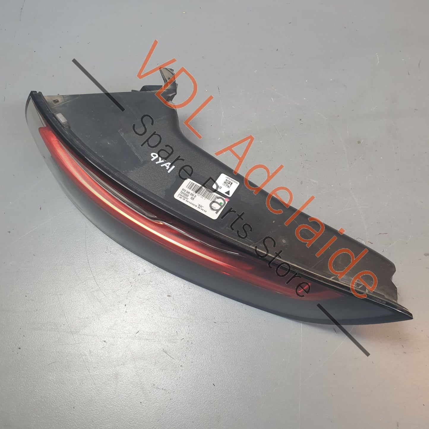 9Y0945096M 9Y0945096D  Porsche Cayenne E3 9YA 9YB LED Rear Right Brake Tail Light 9Y0945096D 9Y0945096M