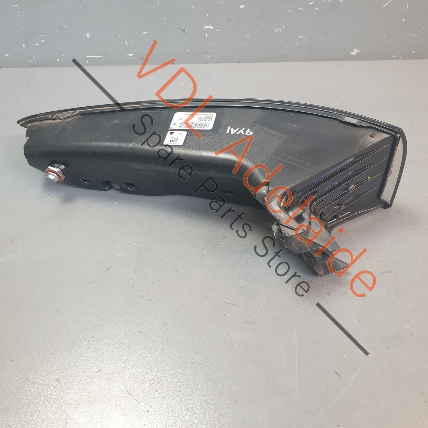 9Y0945096M 9Y0945096D  Porsche Cayenne E3 9YA 9YB LED Rear Right Brake Tail Light 9Y0945096D 9Y0945096M