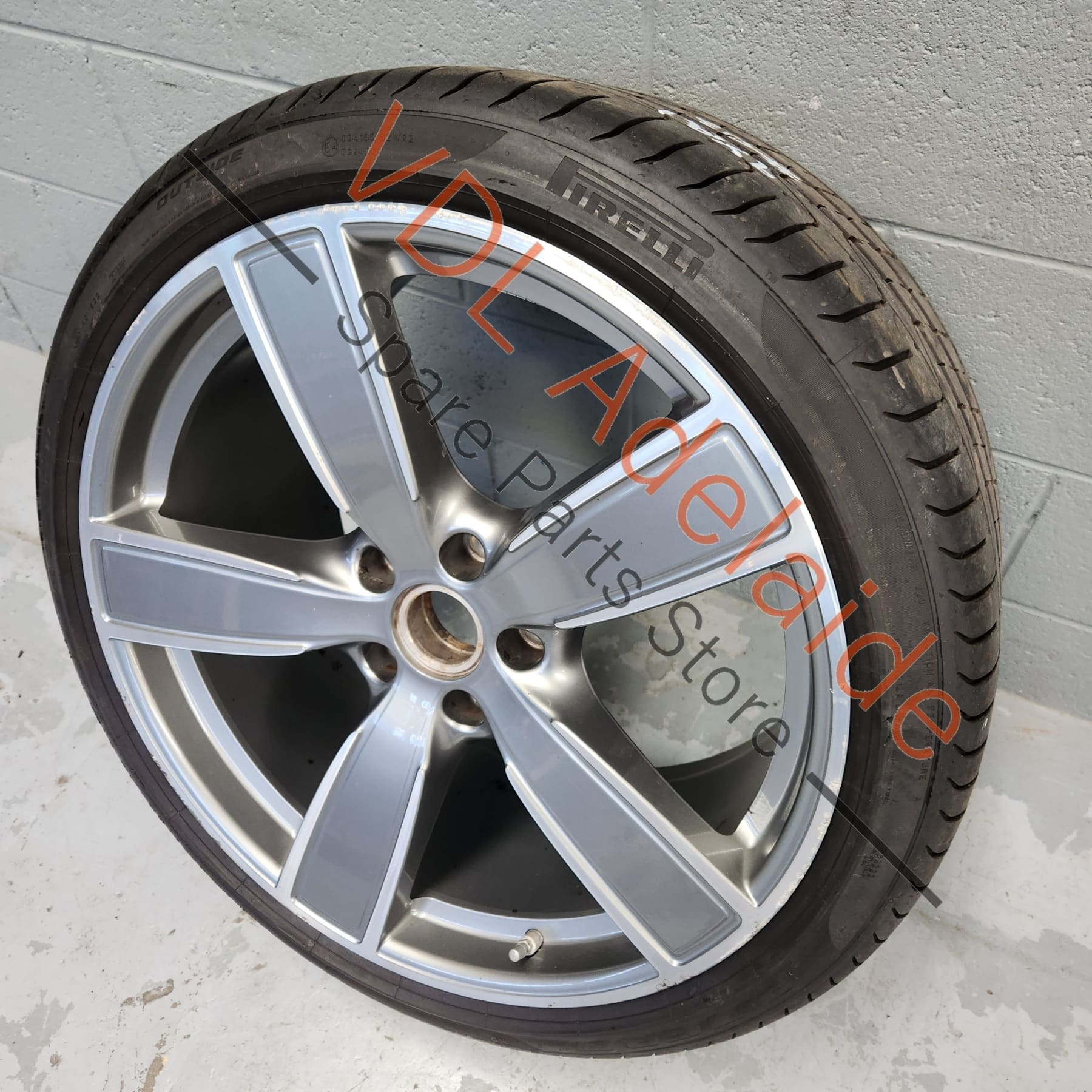 9Y0601025AQ    Porsche Cayenne 5 Spoke SPORT CLASSIC II 22 x 11.5 in Rear Alloy Wheel ET61 5x112 9Y0601025AQ Platinum Silver #03