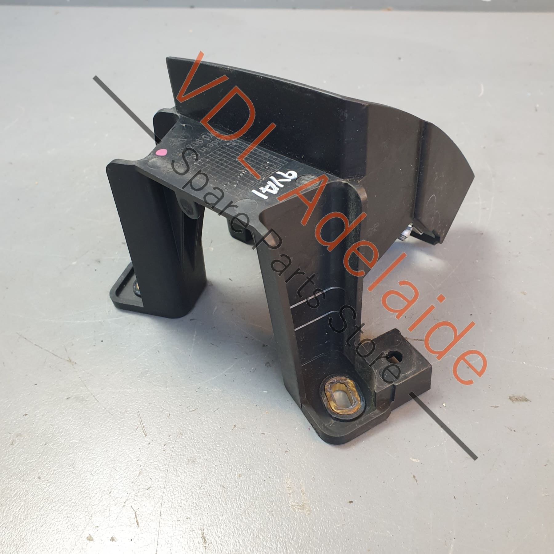 9Y0907510B 9Y0907510   Porsche Cayenne E3 Rear Bumper Left Side Lane Change Radar Sensor Bracket 9Y0907509B