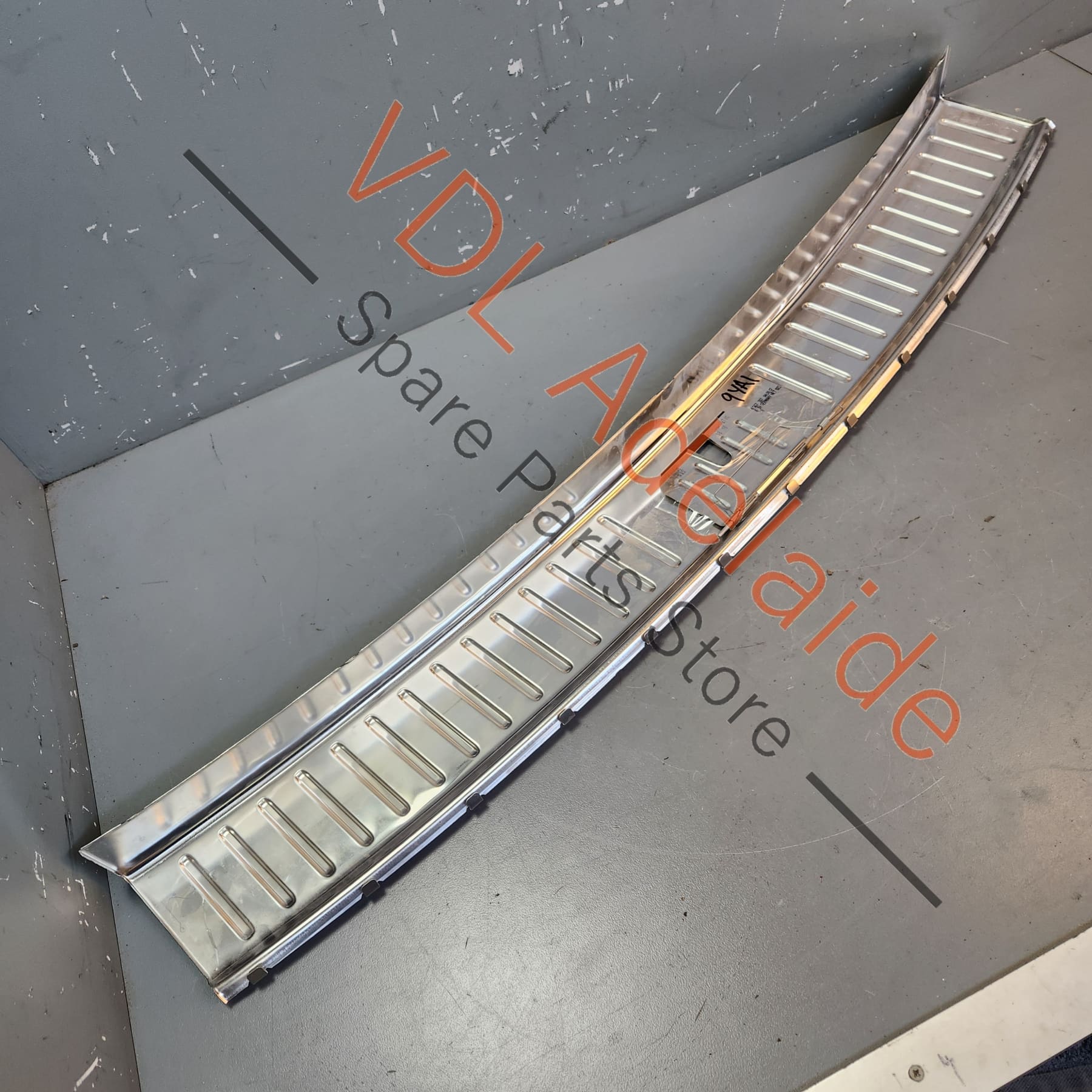 9Y0864483B1E0 9Y0864483G1E0 9Y0864483G1E0  Porsche Cayenne E3 9YA 9YB Rear Luggage Compartment Load Edge Trim Stainless Steel Chrome 9Y0864483B 1E0 9Y0864483G 1E0
