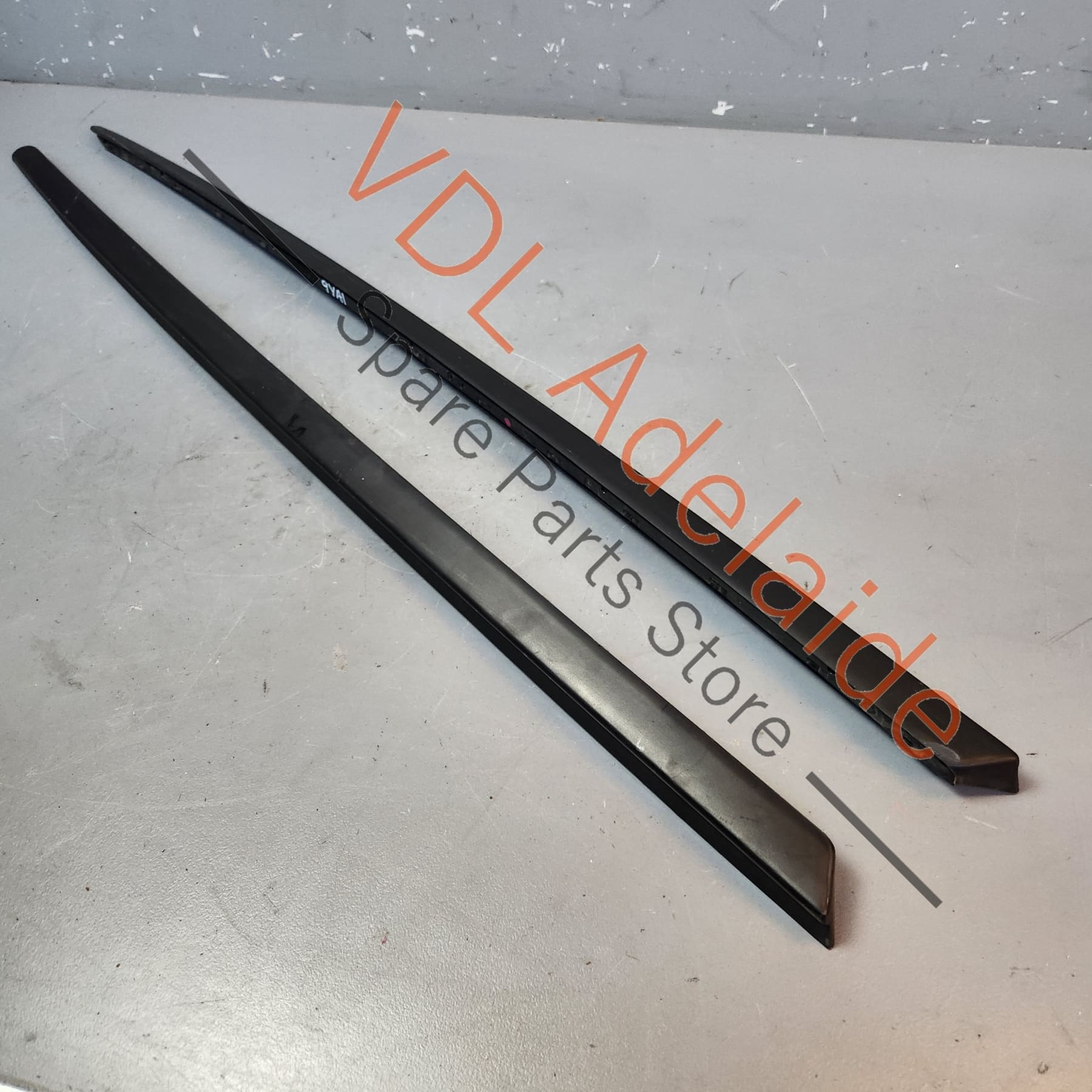 9Y0854328   Porsche Cayenne E3 9Y Windscreen Side Deflector Trim Pair 9Y0854327B 9Y0854328B