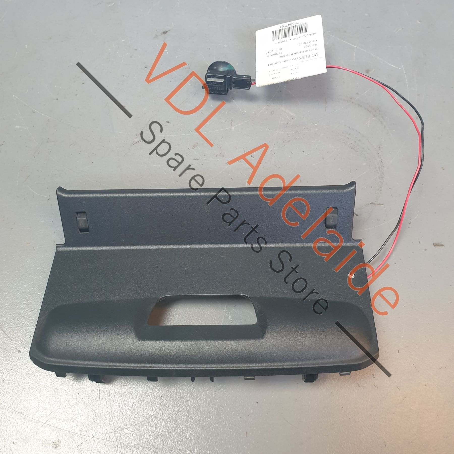 9Y0863475A1E0   Porsche Cayenne E3 9Y Centre Console Armrest Trim 9Y0863475A 1E0