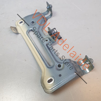 95882143100 9Y0821431  Posche Cayenne E3 9Y Front Left Fender Mudguard Mounting Bracket 9Y0821431 95882143100