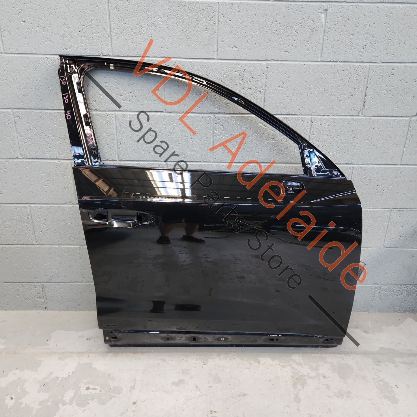 83A831052D 83A845202   Audi Q3 RSQ3 Front Right Door Shell Panel 
83A831052D 0E0E Mythosschwarz Metallic Glass 83A845202