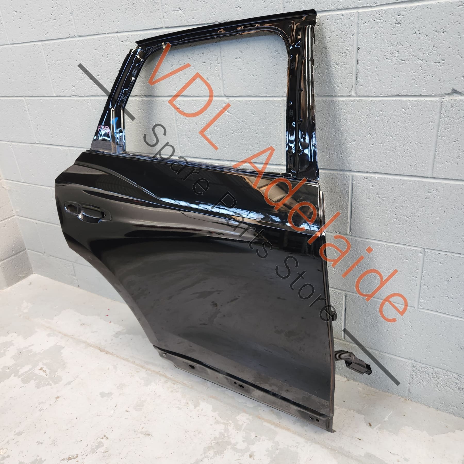 83A833052C 83A845206A   Audi Q3 RSQ3 Rear Right Door Shell Panel 83A833052C 0E0E Mythosschwarz Metallic Tinted Glass 83A845206A