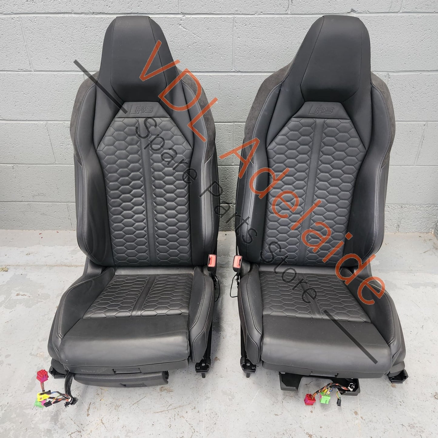     Audi RSQ3 Diamond Stitch Black Leather Seat Pair Front