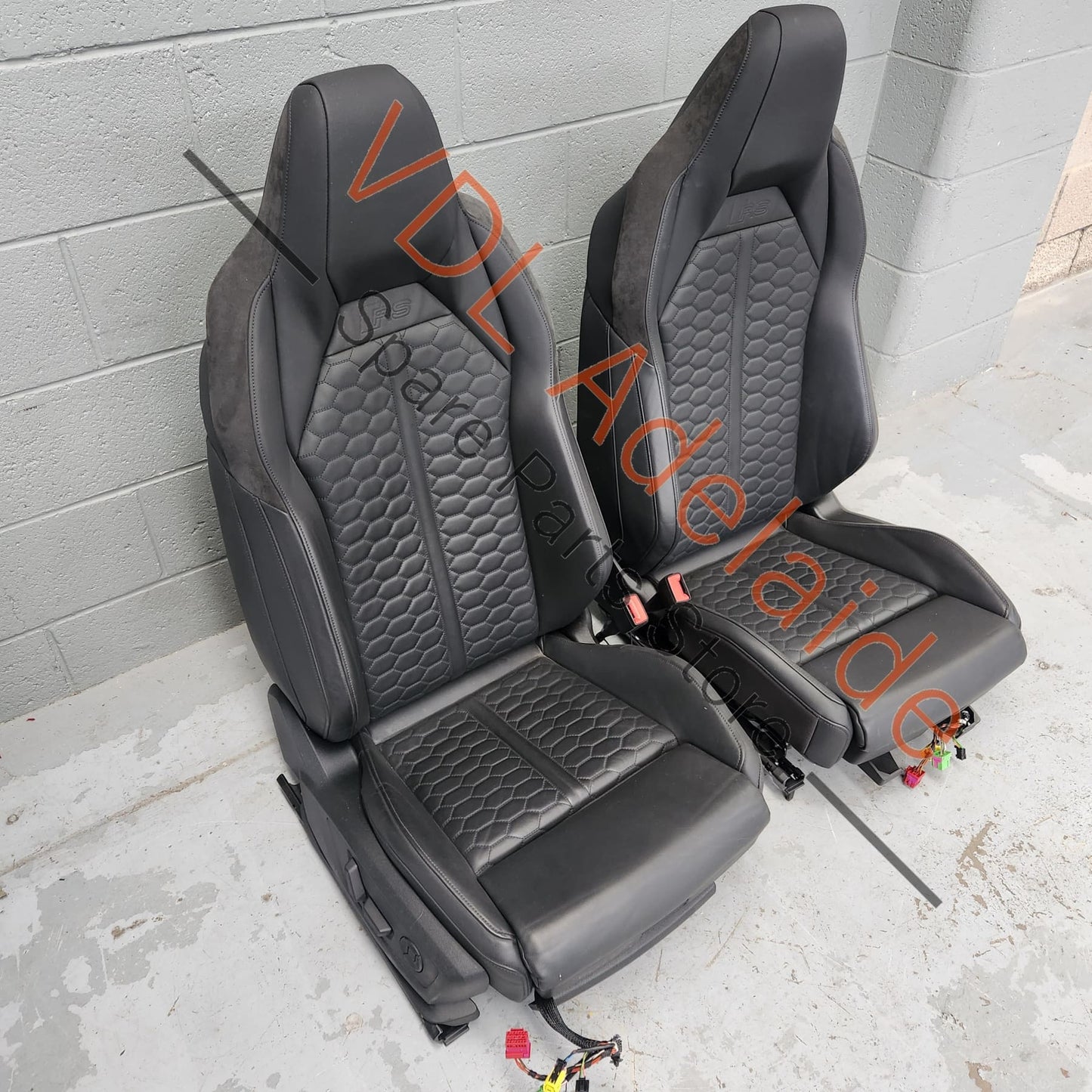     Audi RSQ3 Diamond Stitch Black Leather Seat Pair Front