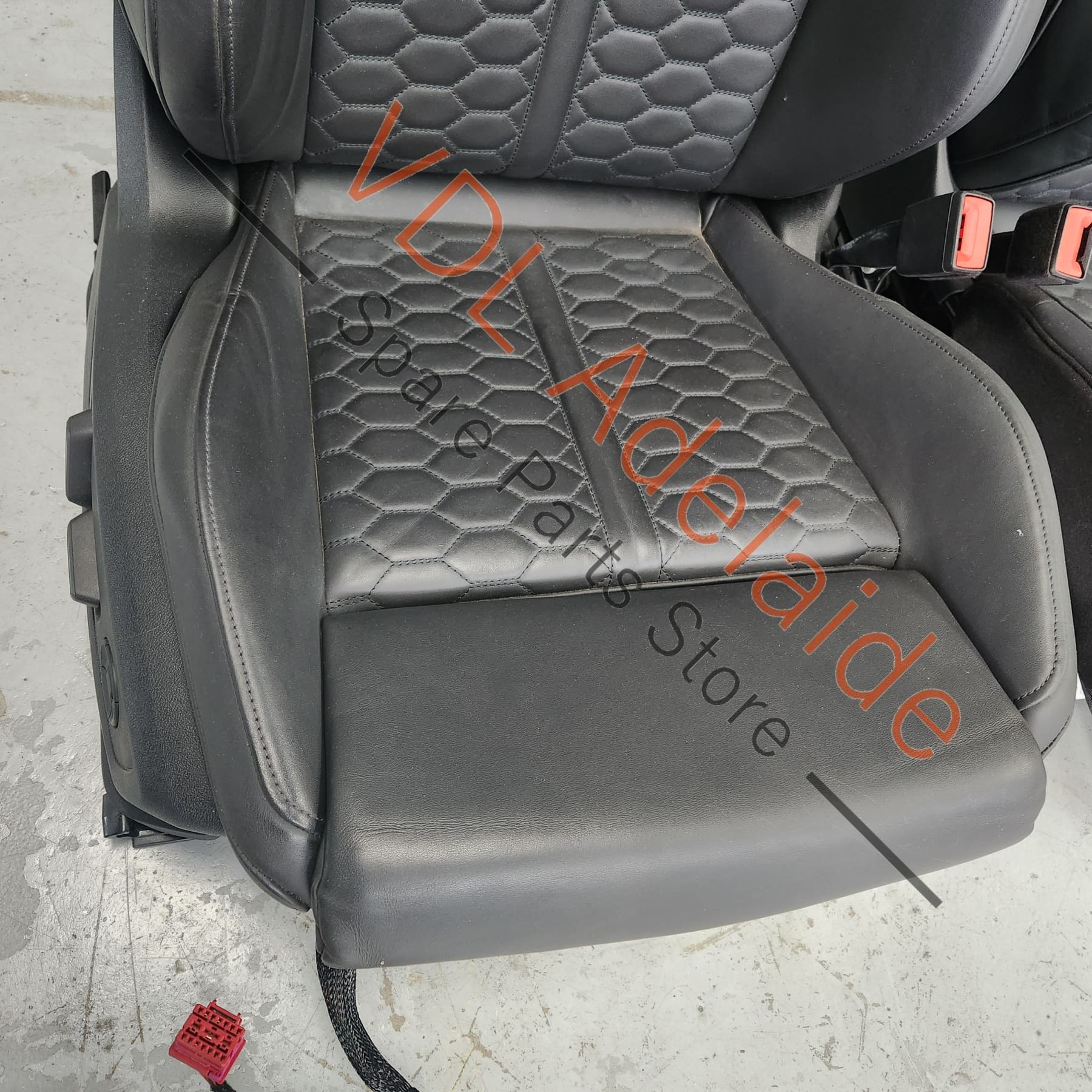     Audi RSQ3 Diamond Stitch Black Leather Seat Pair Front