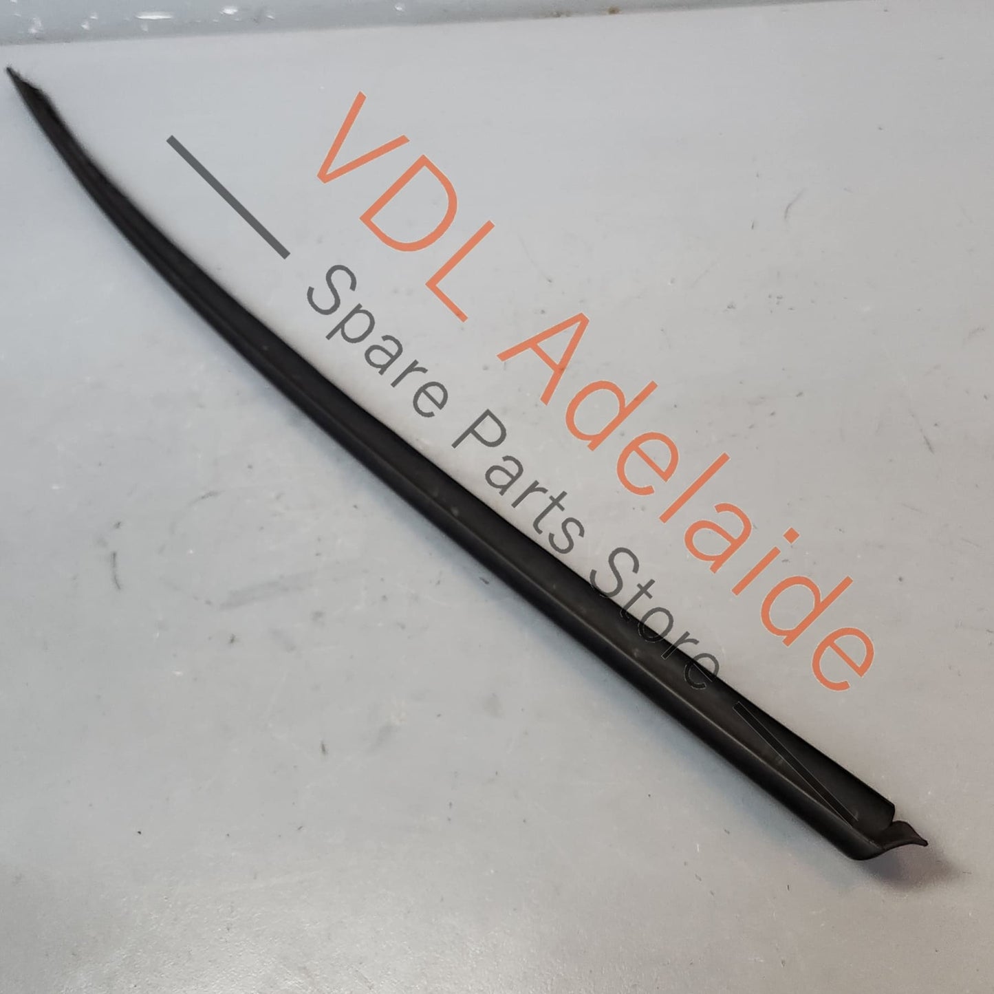 8K085432801C    Audi A4 B8 Right Side Windscreen Deflector Strip 8K0854328 01C