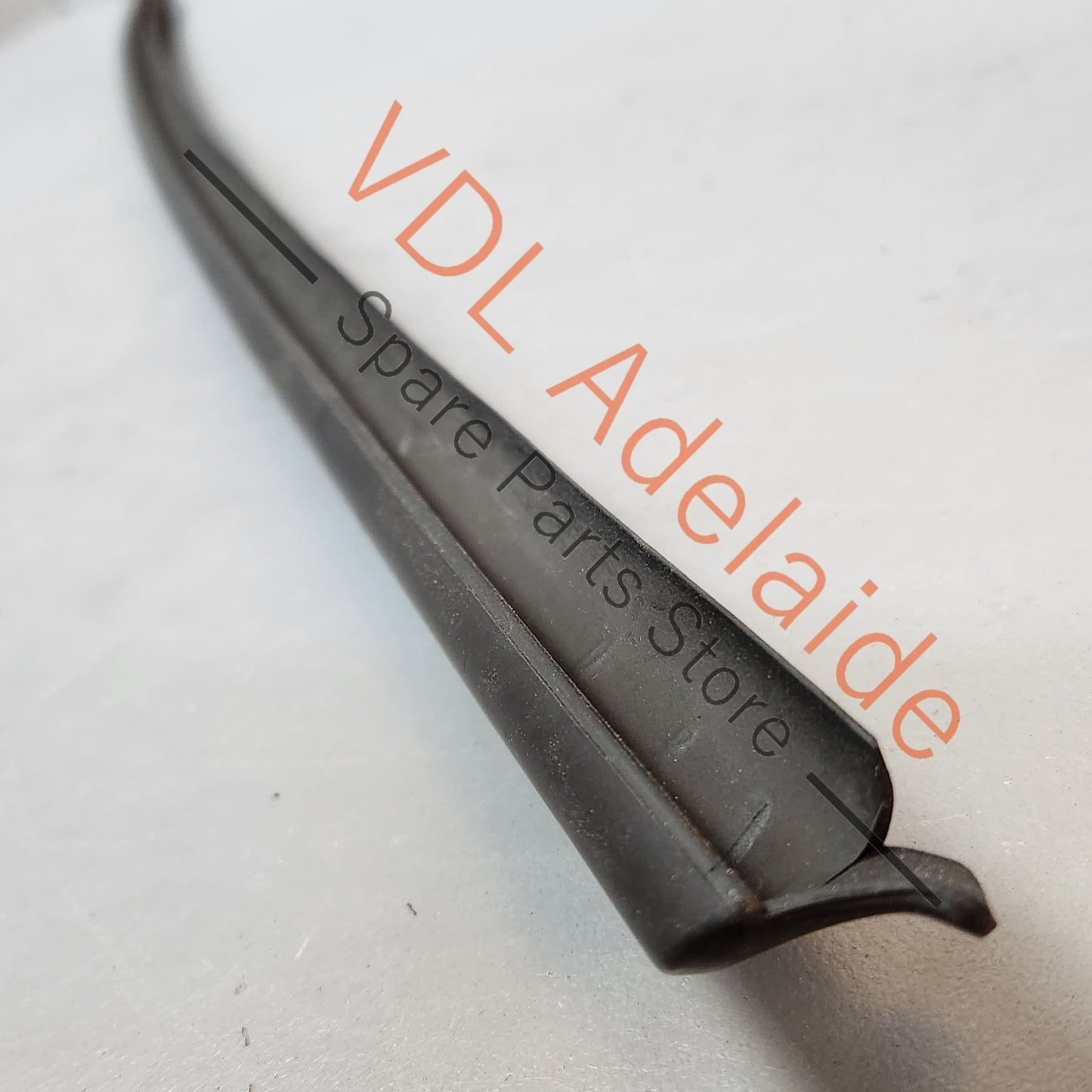 8K085432801C    Audi A4 B8 Right Side Windscreen Deflector Strip 8K0854328 01C