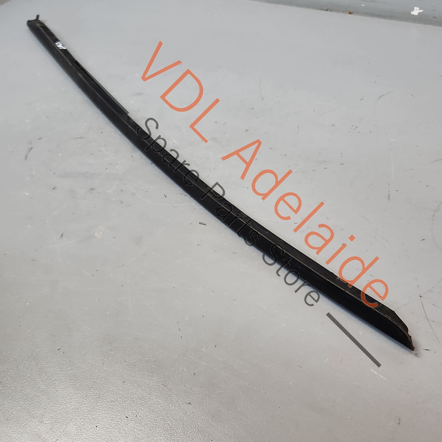 8K085432801C    Audi A4 B8 Right Side Windscreen Deflector Strip 8K0854328 01C