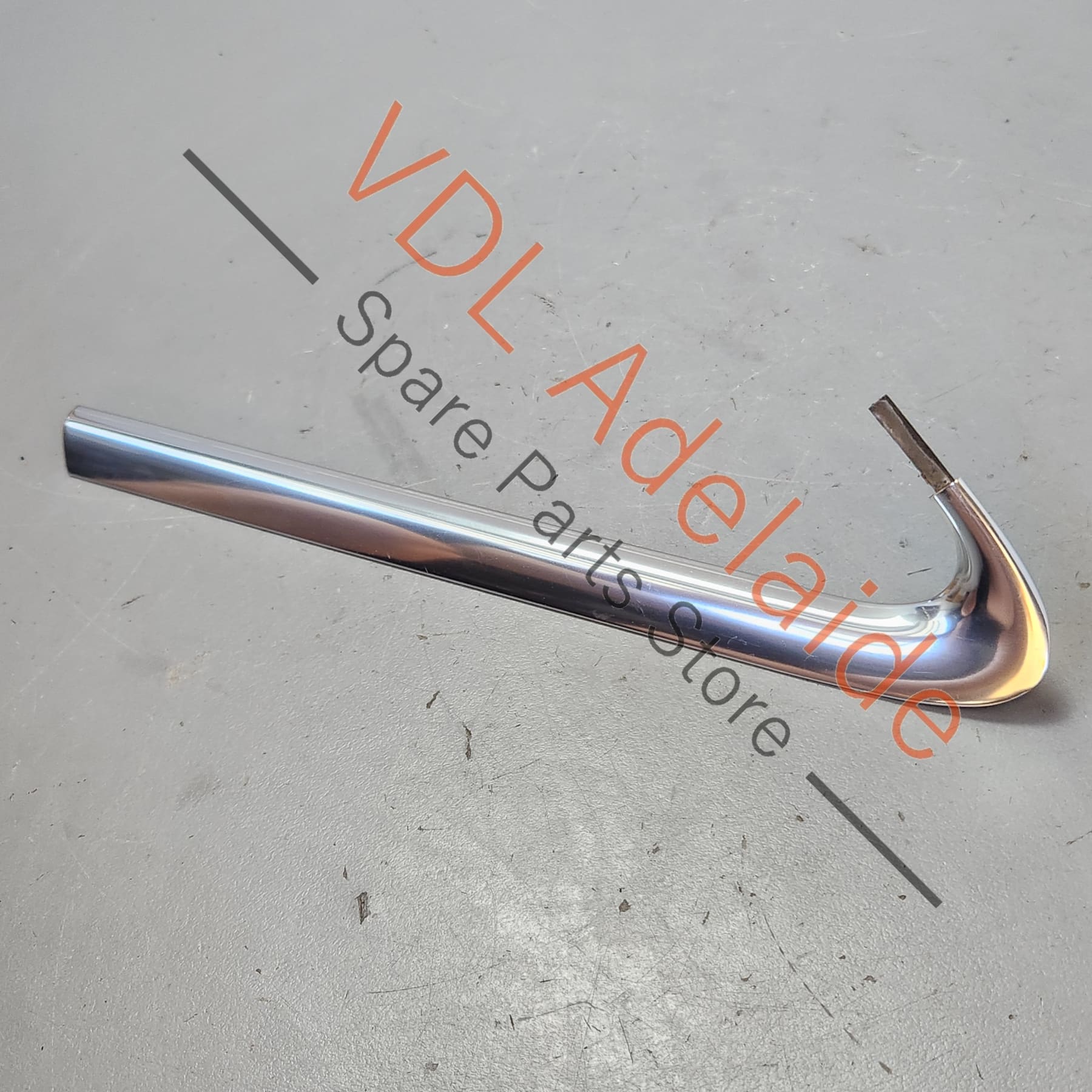 8K5853345C2ZZ    Audi A4 B8 Sedan Rear Left Quarter Glass Chrome Trim Strip 8K5853345C 2ZZ