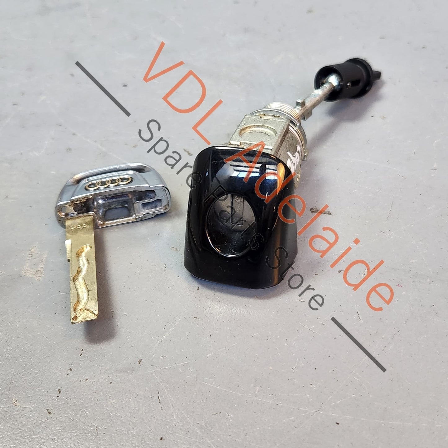 107837168BF    Audi A4 B8 RHS Door Lock Cylinder with Blade Key 107837168BF