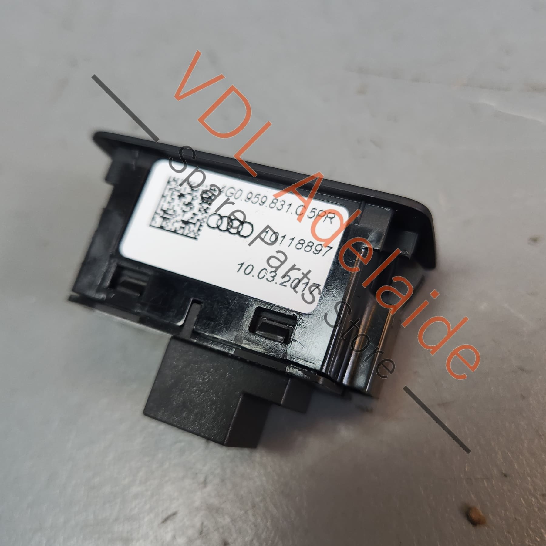 4G0959831C    Audi A4 S4 B9 Electric Rear Hatch Tailgate Boot Close Button 4G0959831C 5PR