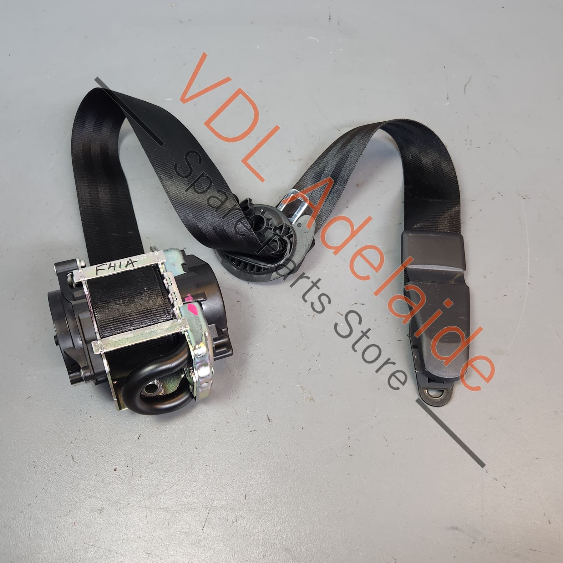 8W0857706BV04 8W0857706K   Audi A4 S4 B9 Front Right Seatbelt 8W0857706B 8W0857706K V04