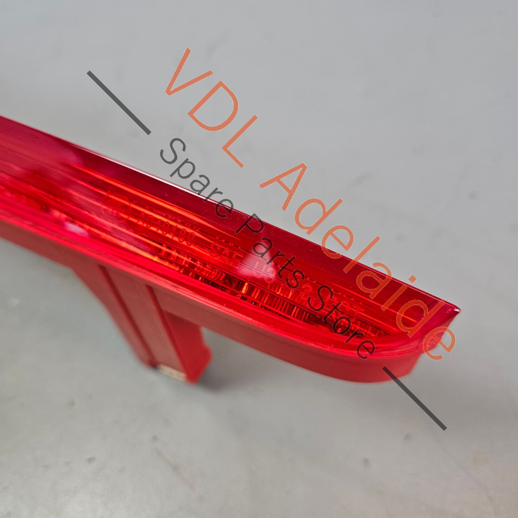 4M0945097   Audi A4 B9 Q7 4M Third Stop Brake Light High Level Middle LED 4M0945097