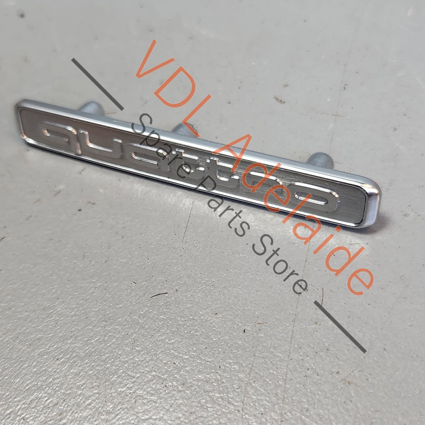 8W0853191 8W08531913Q7  Audi Quattro Dashboard Badge Embelem Inscription 8W0853191 3Q7 8W0853191A