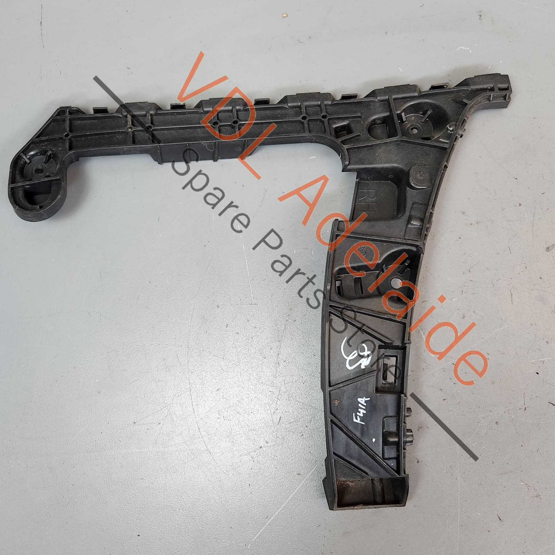 8W9807454   Audi A4 S4 Rear Right Bumper Side Guide Retaining Bracket 8W9807454