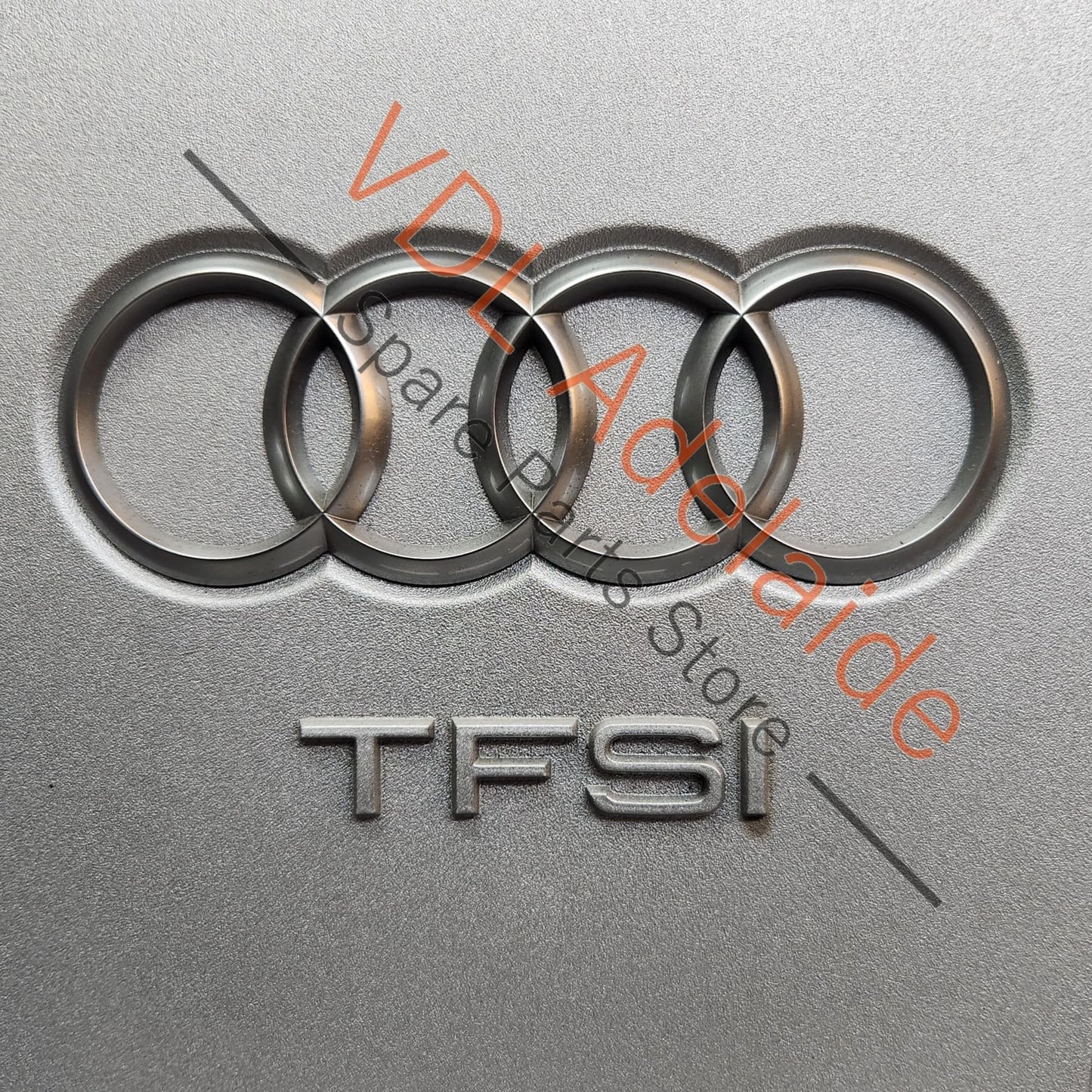 06M103925 06M103925P  Audi S4 S5 3.0L V6 Engine Cover Trim for 3.0 TFSI Red Sport 06M103925 06M103925P