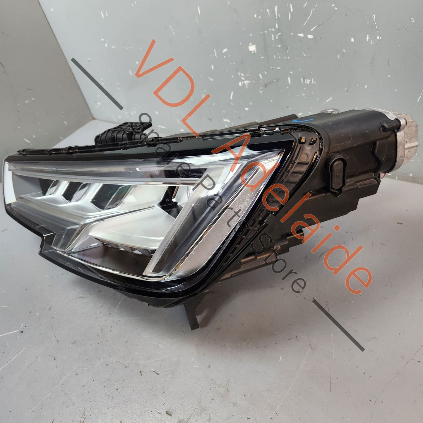 8W0941783A 8W0941035A 7PP941571BC Audi S4 A4 B9 LED Headlight with Matrix Beam Left for RHD Models 8W0941035A 8W0941783A 7PP941571BC 4M0907397AD