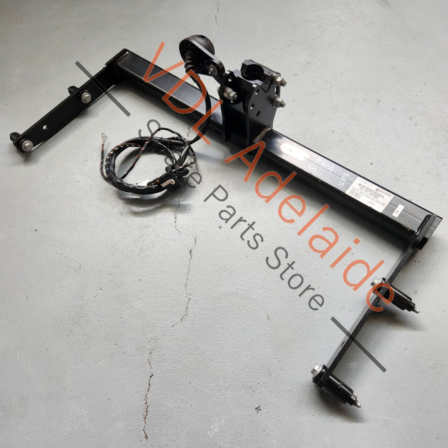 305448000000 305433000000  Audi A4 B9 Genuine Westfalia Factory OEM Towbar w Wiring Kit 305433321011 305447600001