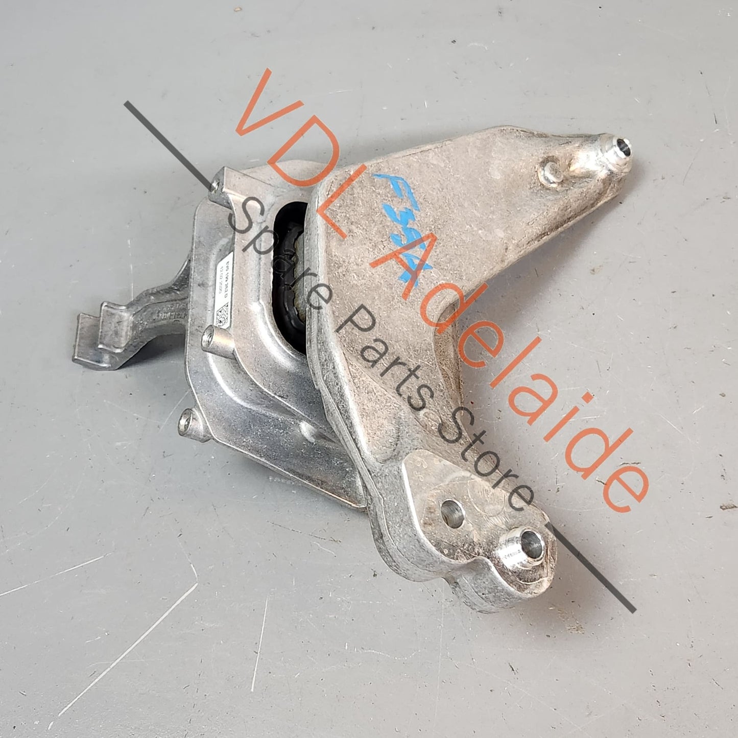 8V0199262D    Audi RS3 RSQ3 Engine Mount Right Side 8V0199262D