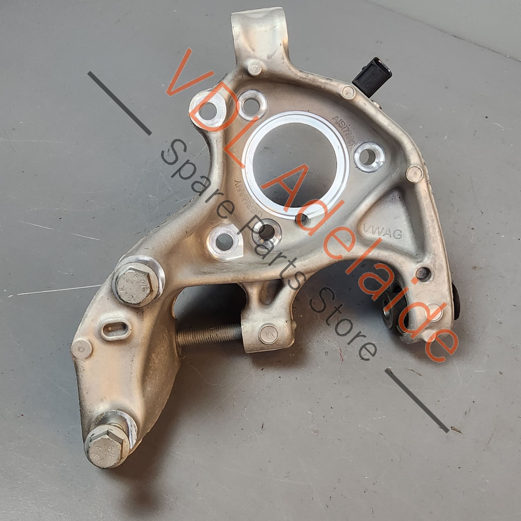 5QF505435F    Audi Q3 RS3 RSQ3 Tiguan Rear Left Wheel Bearing Housing Stub Knuckle 5QF505435F