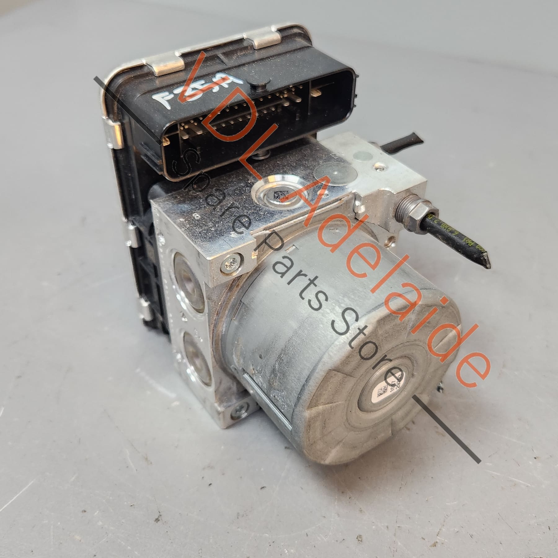 83A614517 83A907379 8V0614517C  Audi RSQ3 ABS Brake Pump Module 83A614517 BEF 83A907379 REP 8V0614517C