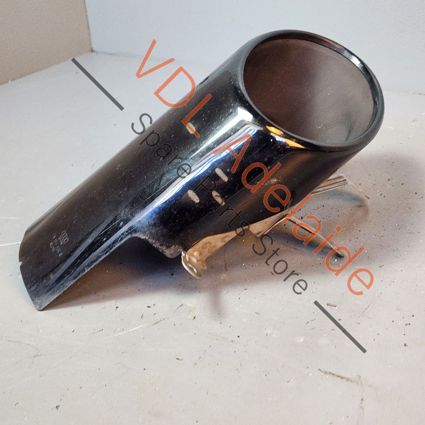 83A253826C    Audi RSQ3 RS3 Right Oval Exhaust Tail Pipe Tip Trim 83A253826C 83A253826D