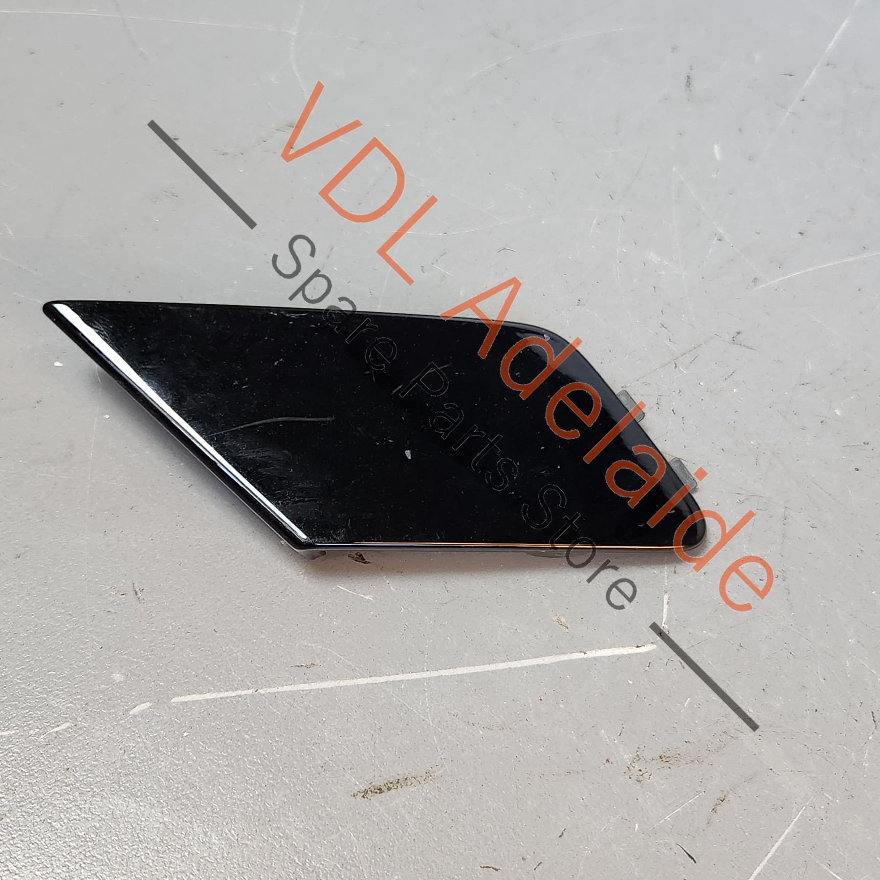 83A807241B    Audi RSQ3 Q3 Front Bumper Tow Hook Cover 83A807241B Mythos Schwarz Black 0E0E