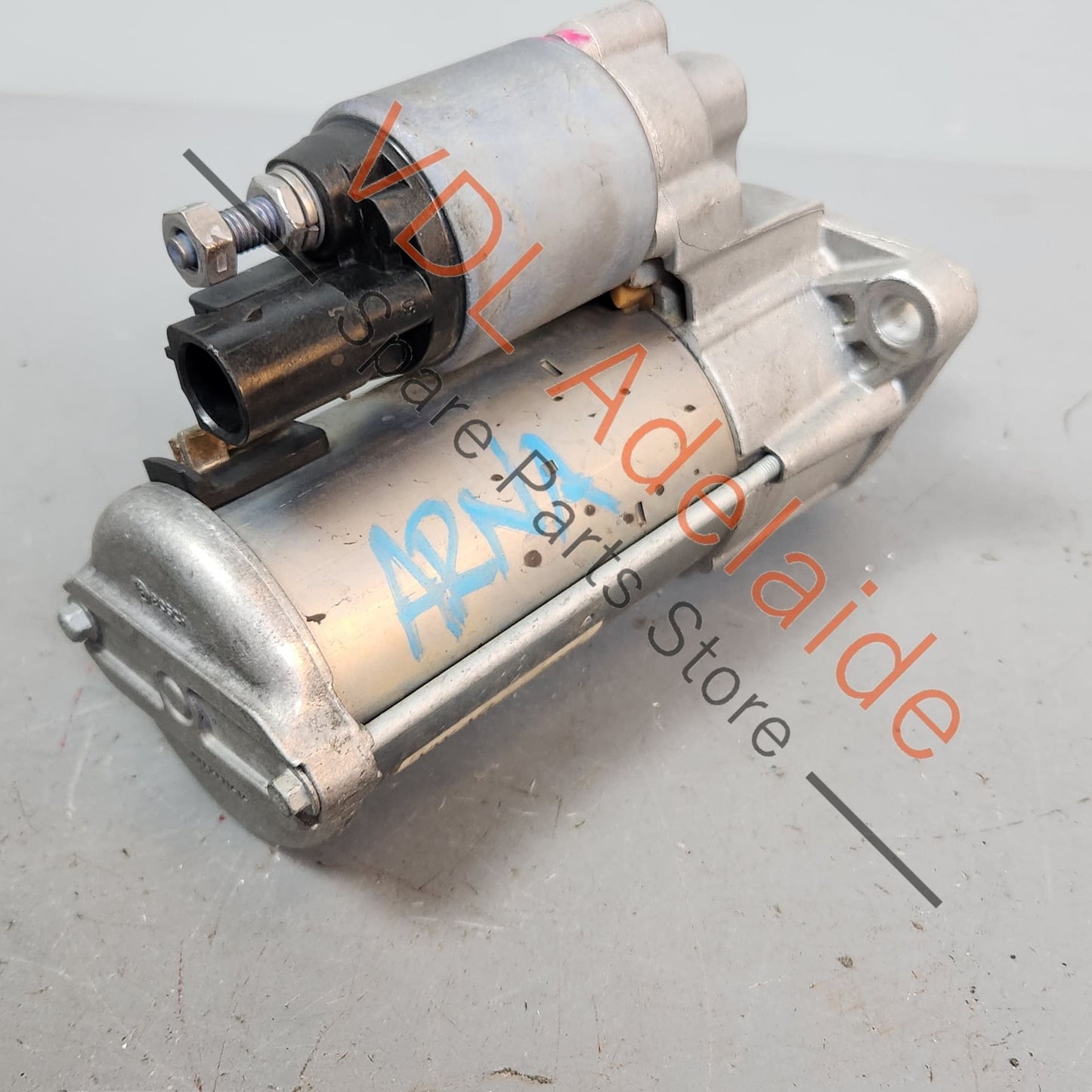 02E911024B    Genuine OEM Audi Volkswagen VW Starter Motor Bosch 02E911024B