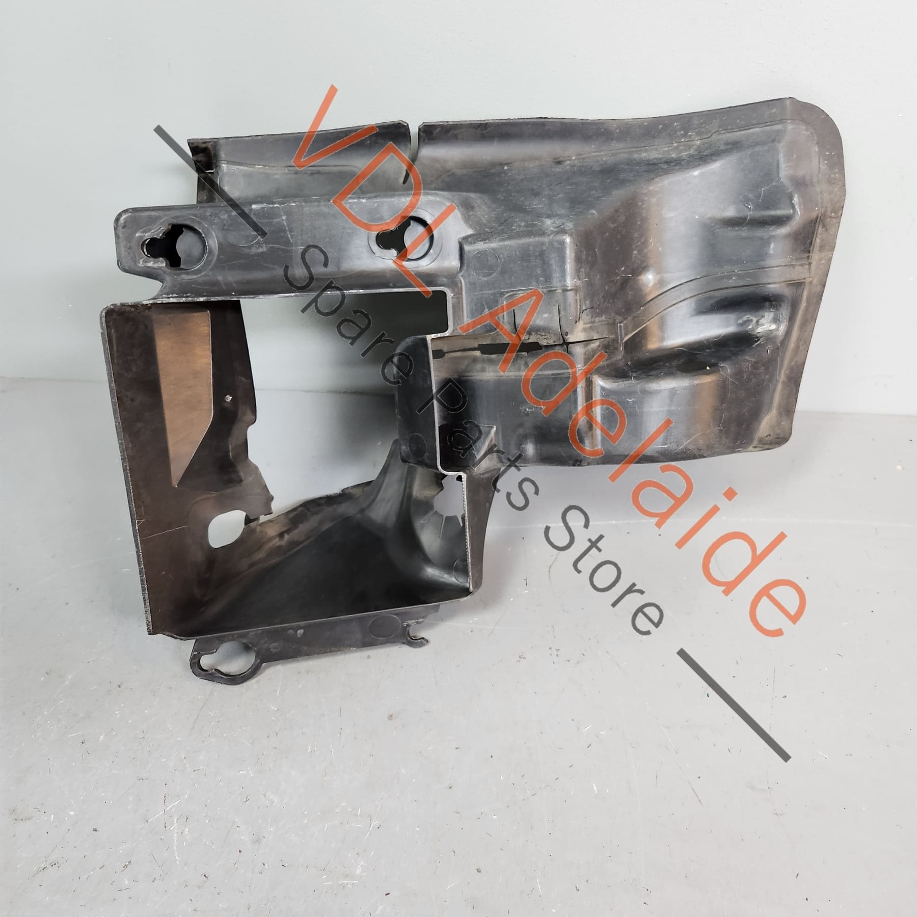 5Q0121333    VW Golf Gti MK7 Side Radiator Air Guide Duct 5Q0121333