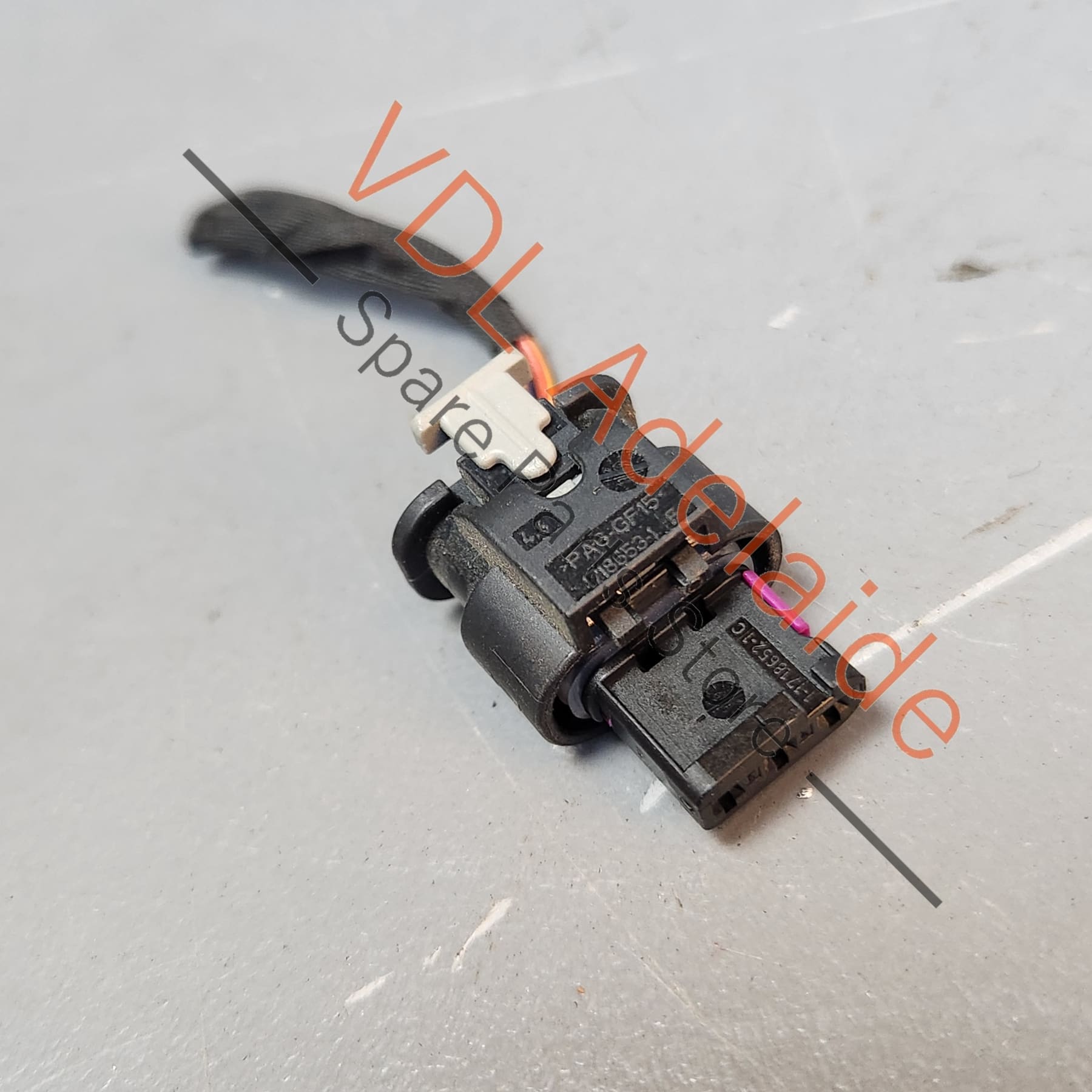 4F0973703    Audi PDC Parking Sensor Connector Plug with Wiring Tail 4F0973703