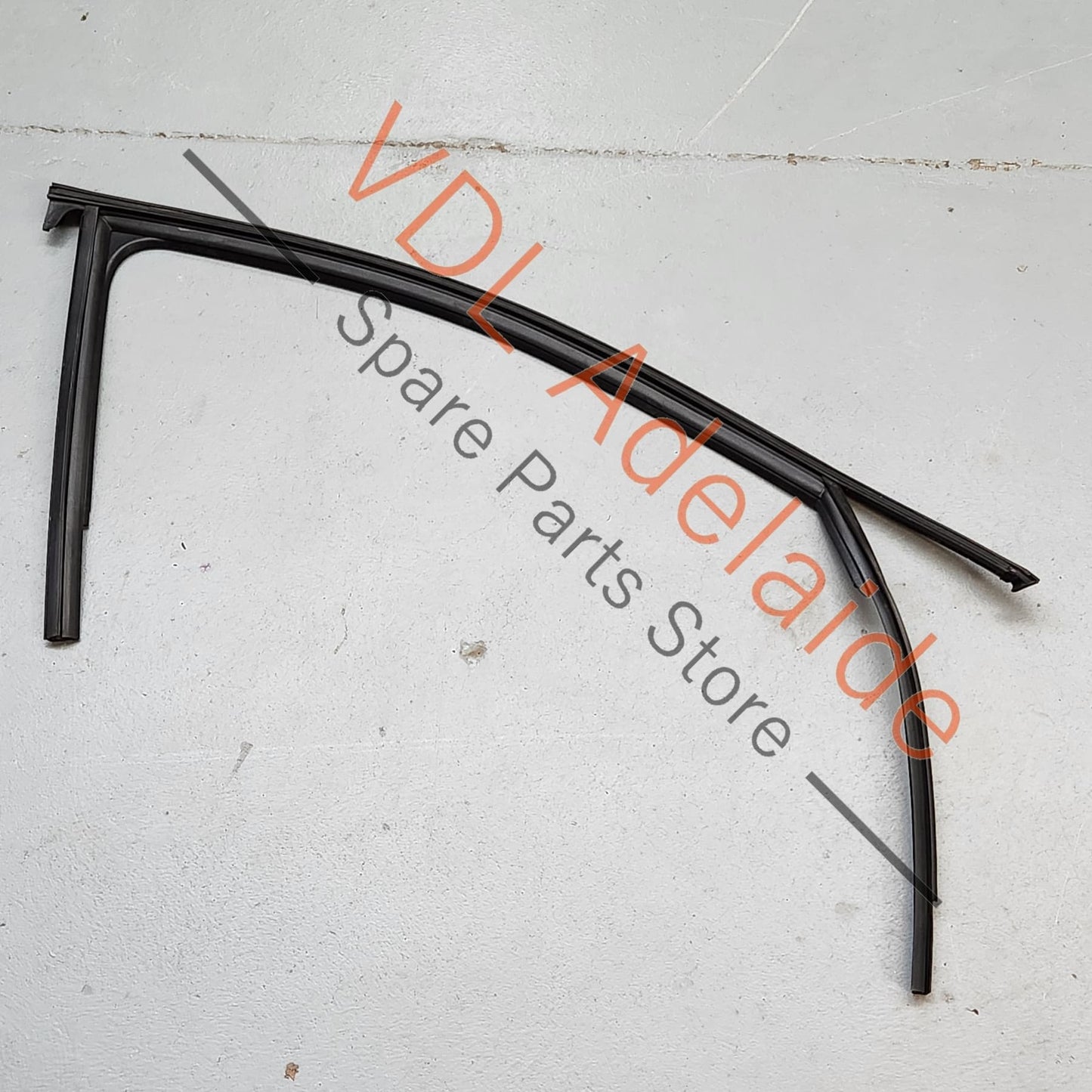 83A837432    Audi Q3 RSQ3 F3 Front Right Door Window Seal Rubber 83A837432
