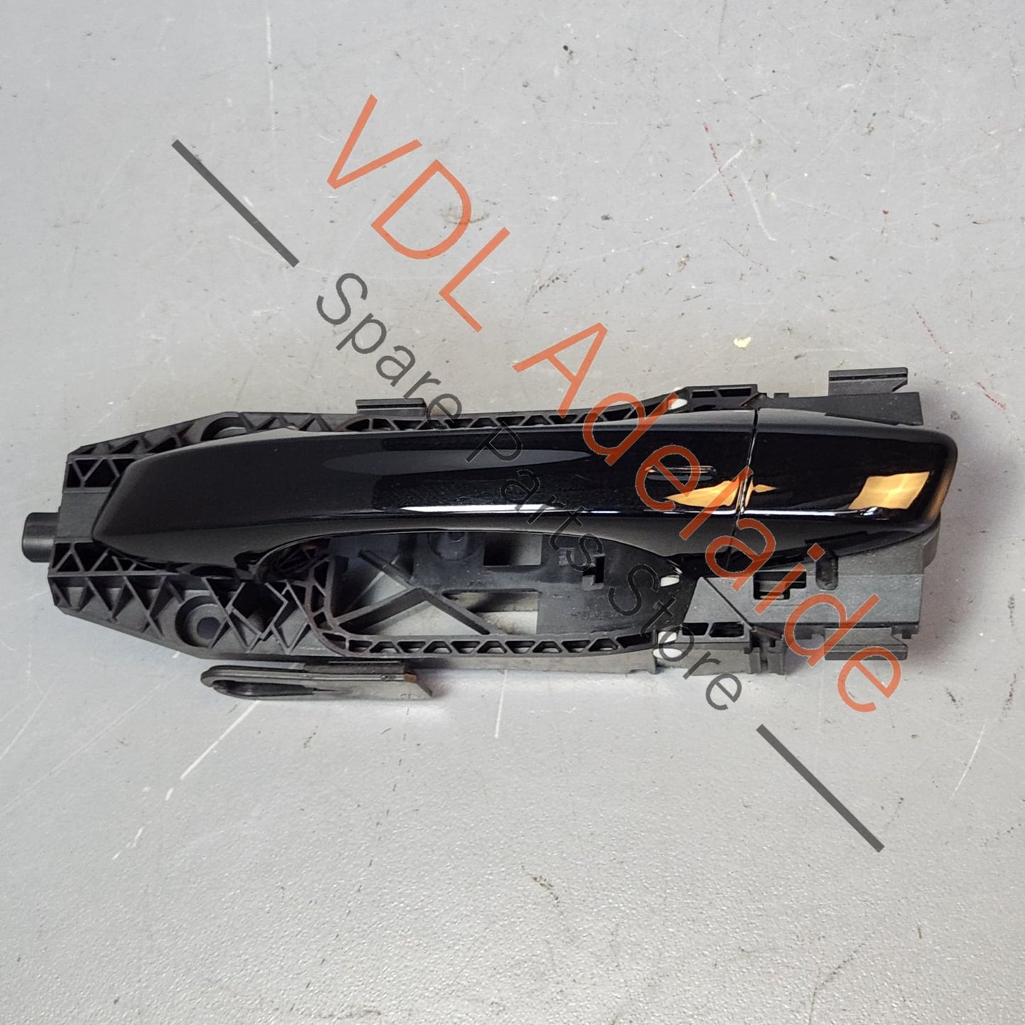 5G0837205NGRU 5G0839167DGRU 8V0839885 5G0837205Q Audi Q3 RSQ3 F3 Left Side Exterior Door Handle for Keyless Entry and Mounting Bar 8V0839885 5G0837205R GRU / 5G0837205Q