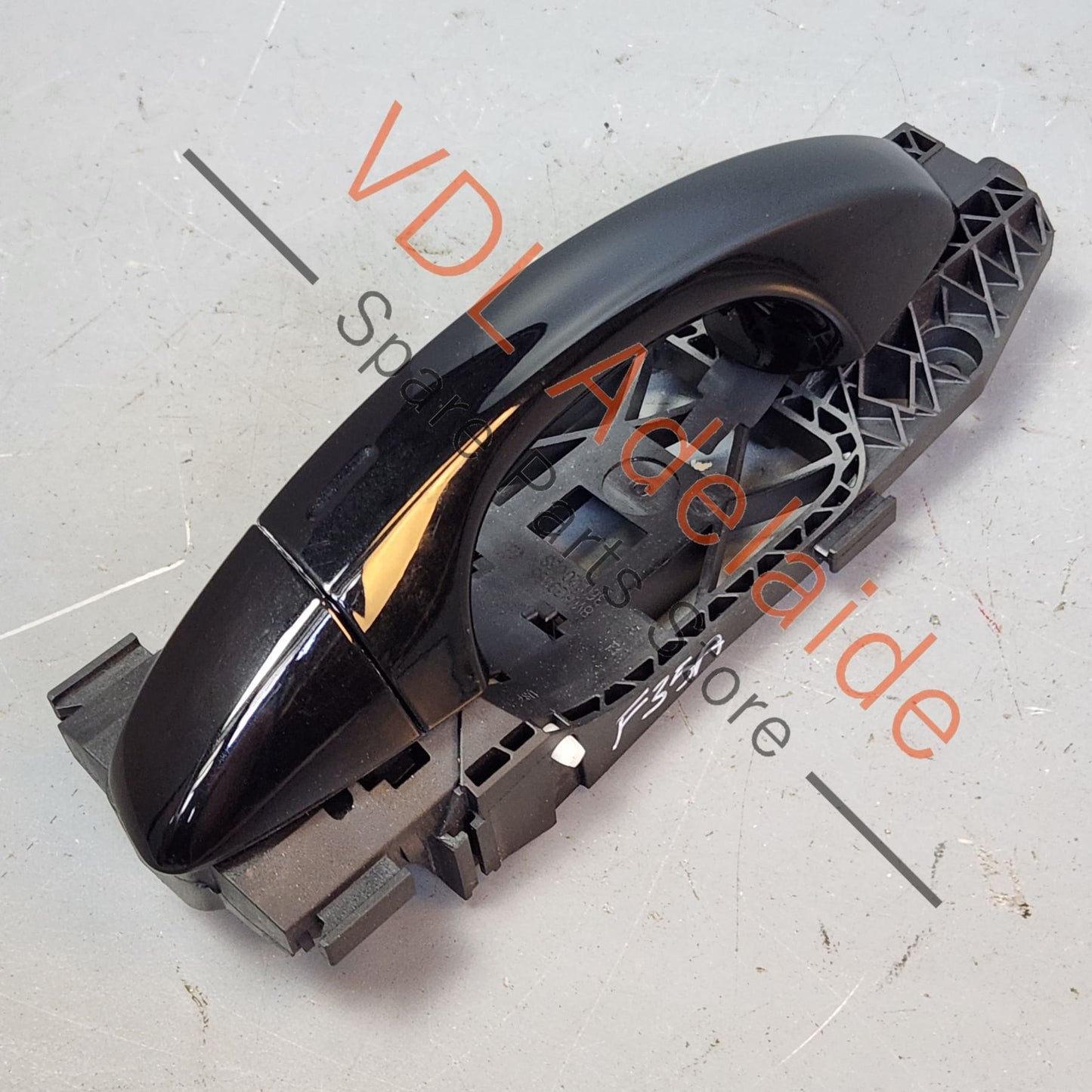 5G0837205NGRU 5G0839167DGRU 8V0839885 5G0837205Q Audi Q3 RSQ3 F3 Left Side Exterior Door Handle for Keyless Entry and Mounting Bar 8V0839885 5G0837205R GRU / 5G0837205Q