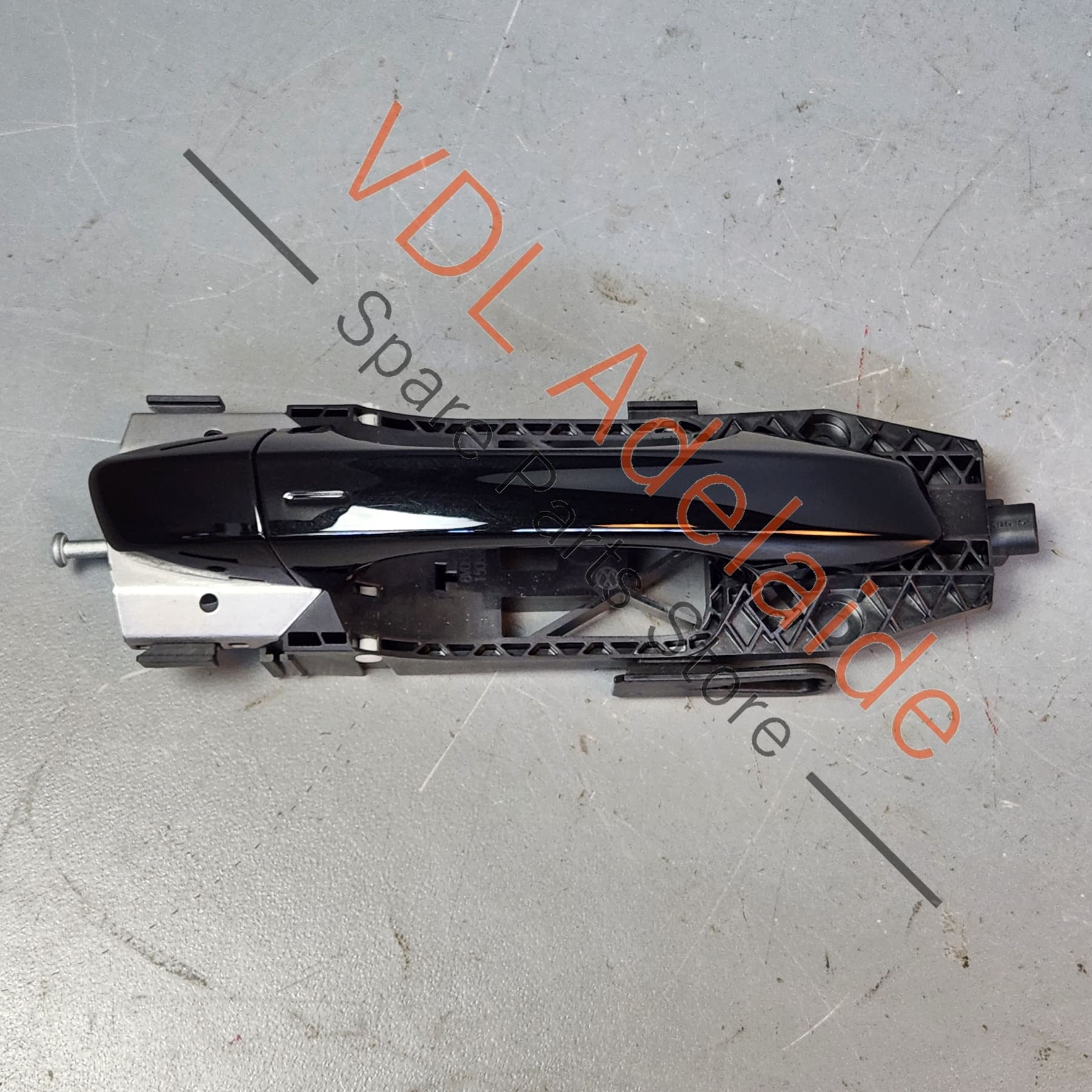 5G0837205NGRU 5G0839167DGRU 8V0839885 5G0837205Q Audi Q3 RSQ3 F3 Right Side Exterior Door Handle for Keyless Entry and Mounting Bar 8V0837885 5G0837206R GRU / 5G0837206Q
