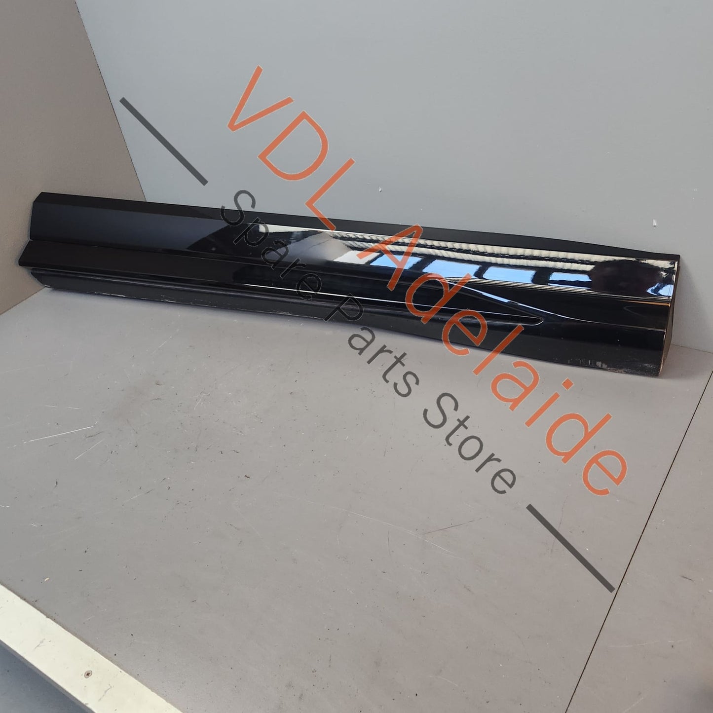 83A853960C    Audi Q3 RSQ3 F3 Front Right Door Lower Exterior Molding Trim 83A853960C 0E0E Mythosschwarz Black Metallic