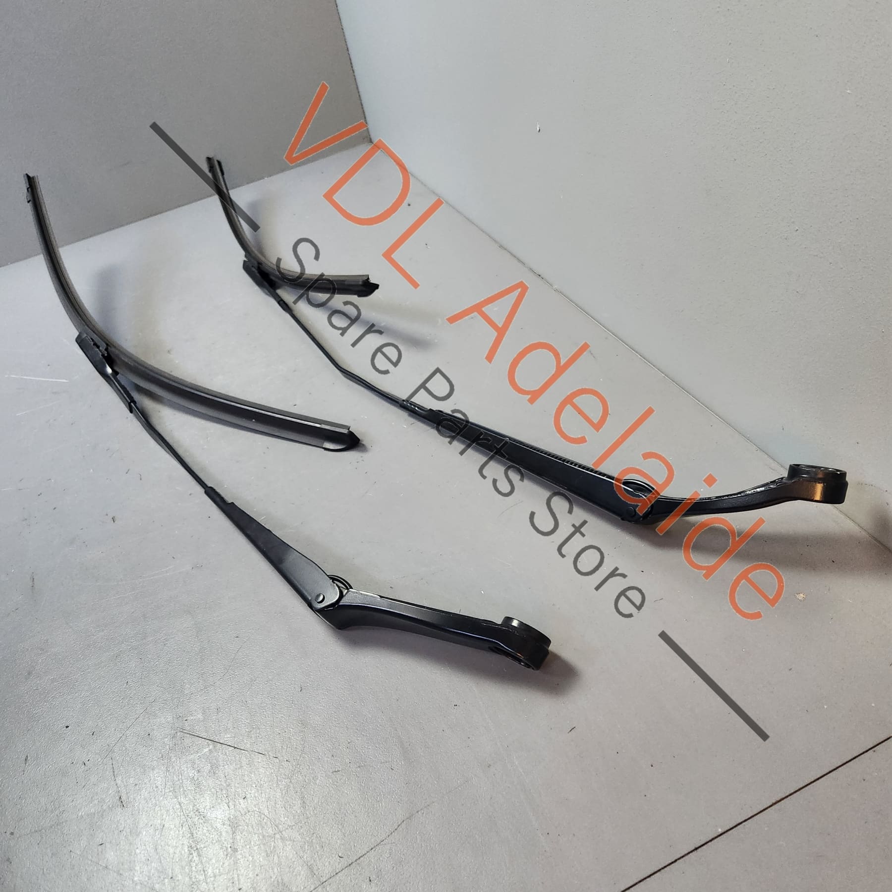 83C955407A1P9 83C955408A1P9   Audi Q3 RSQ3 F3 Front Windshield Windscreen Wiper Arms for RHD 83A955407A 83A955408A