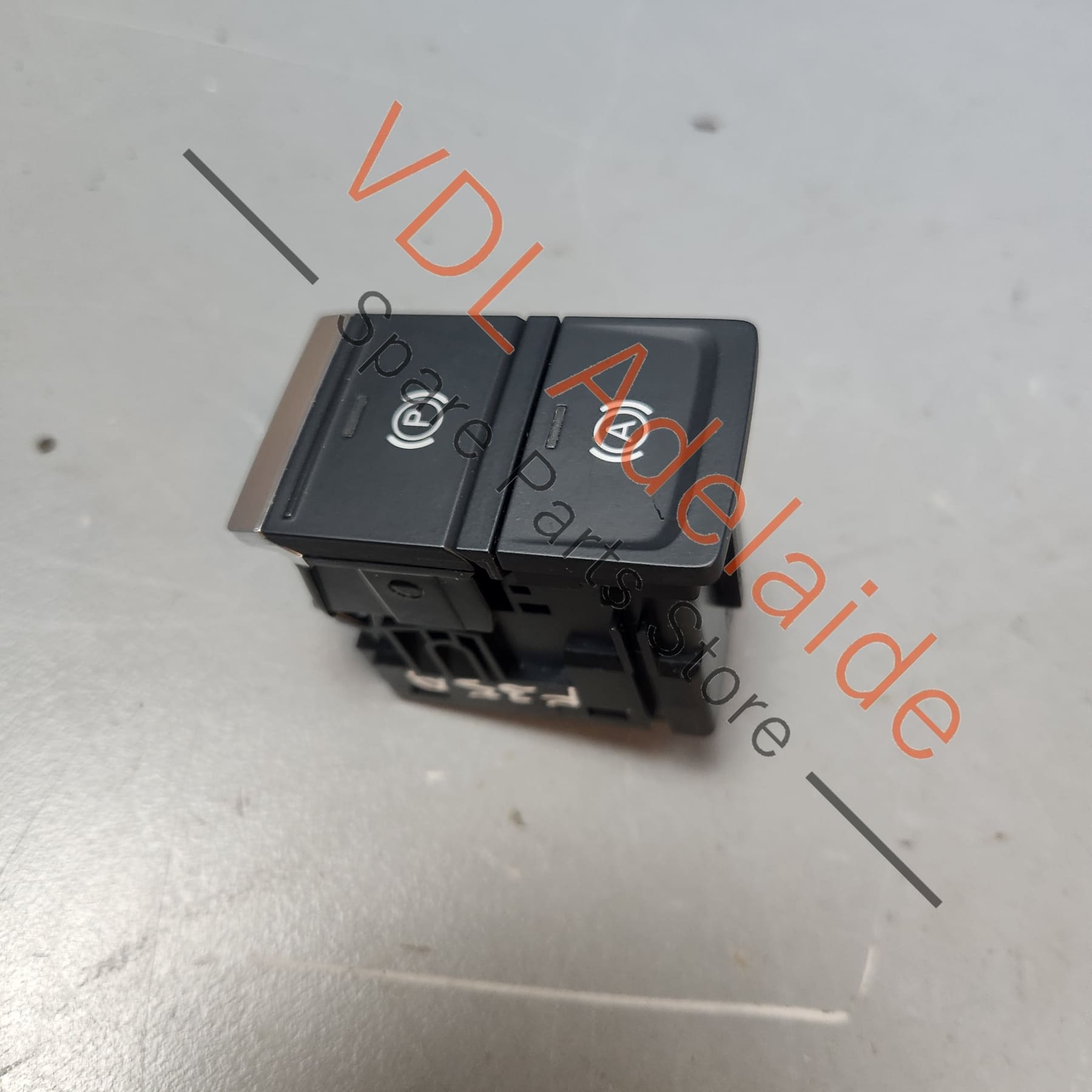 83A927225C    Audi Q3 RSQ3 F3 Switch for Electric Park Brake Handbrake EPB 83A927225C