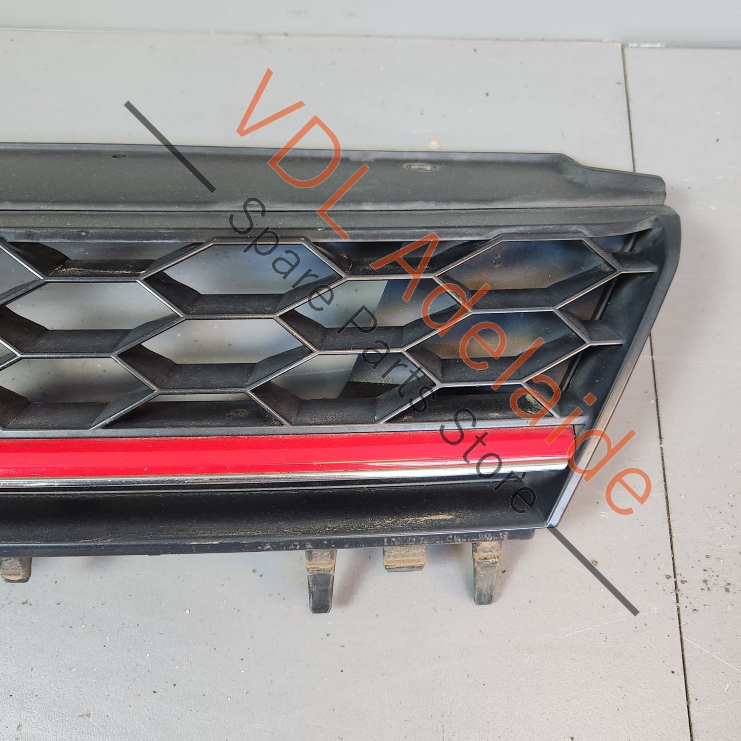 5G0853651ALBTU 5G0853679PWYR   VW Golf Gti Mk7 Front Radiator Grille with Badges Tornado Red 5G0853651AL BTU 5G0853679P WYR