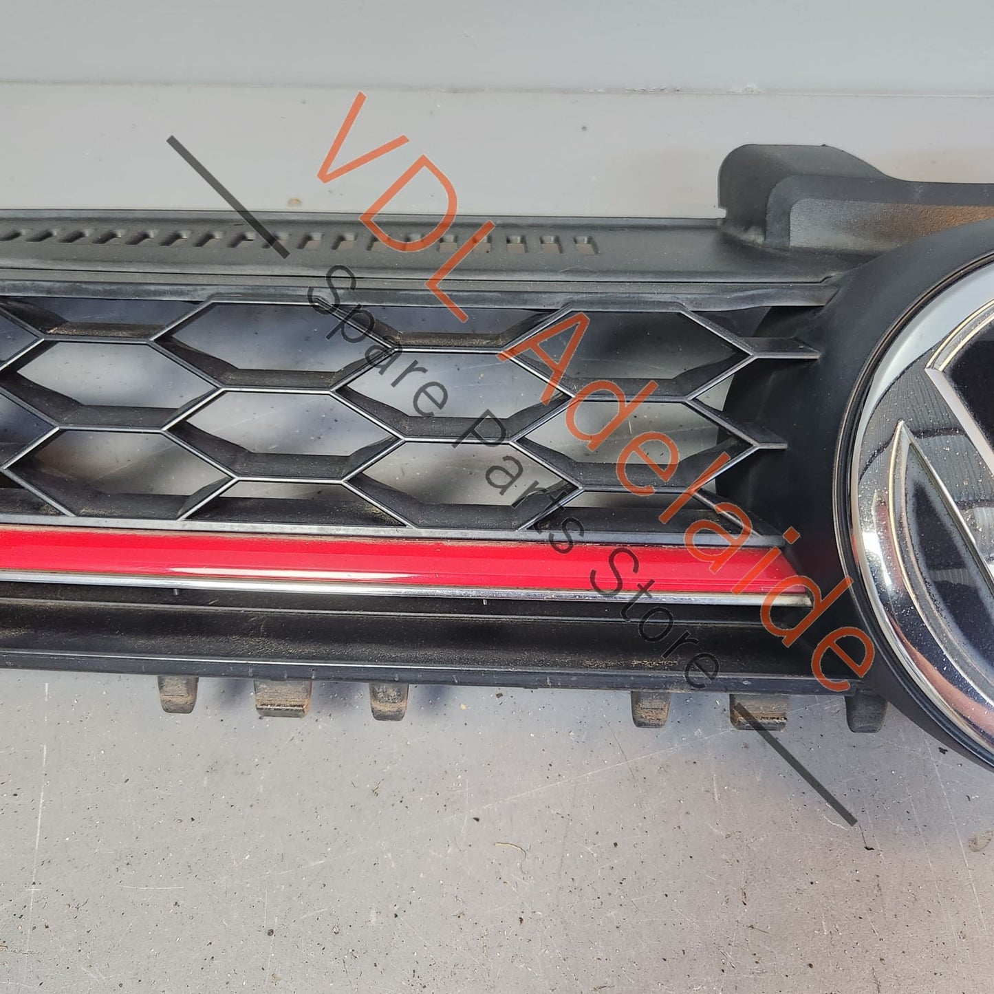 5G0853651ALBTU 5G0853679PWYR   VW Golf Gti Mk7 Front Radiator Grille with Badges Tornado Red 5G0853651AL BTU 5G0853679P WYR