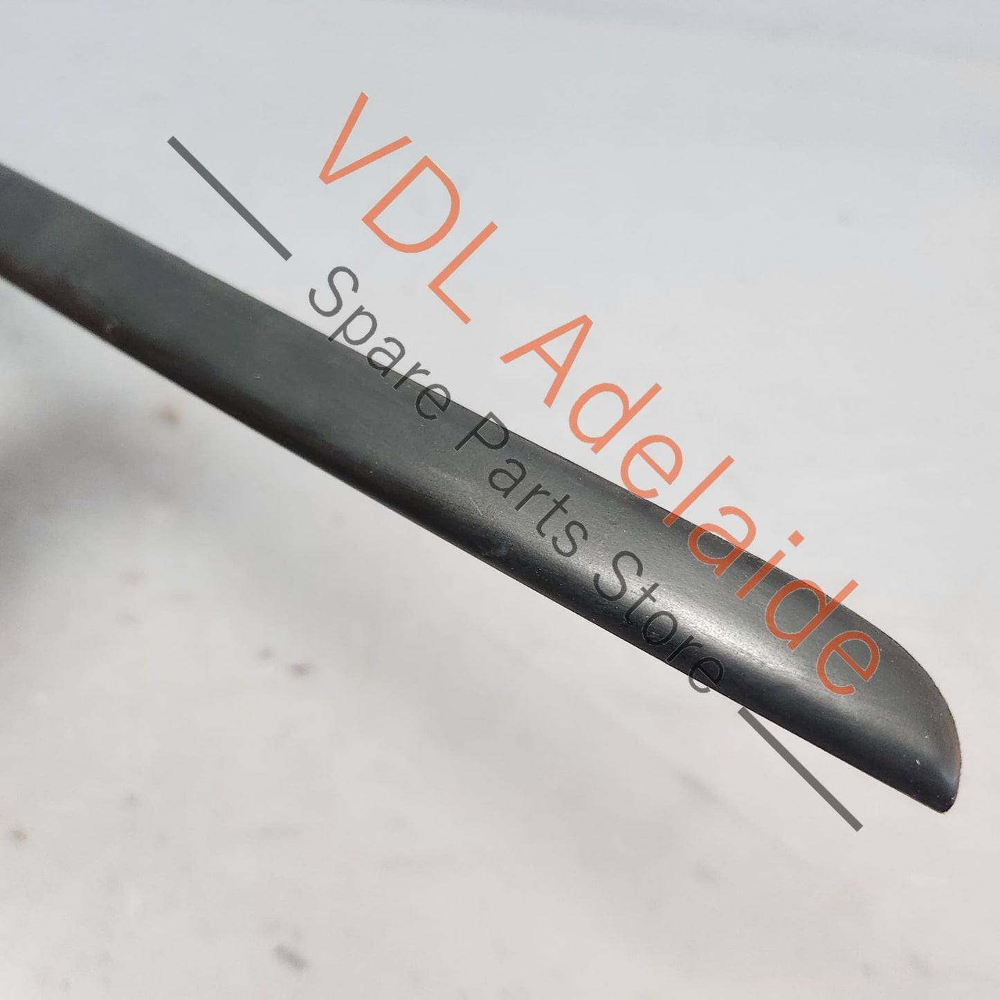 8V3854328C    Audi A3 S3 RS3 8V Sportback Windscreen Exterior Deflector Strip Trim Right 8V3854328C