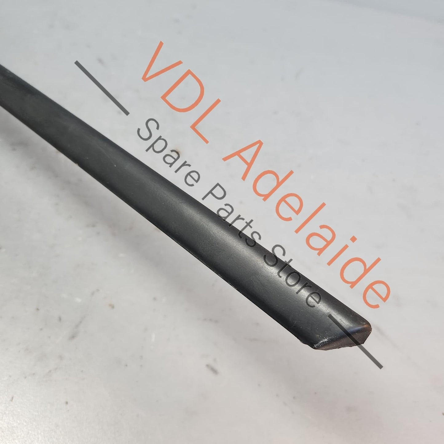 8V3854328C    Audi A3 S3 RS3 8V Sportback Windscreen Exterior Deflector Strip Trim Right 8V3854328C