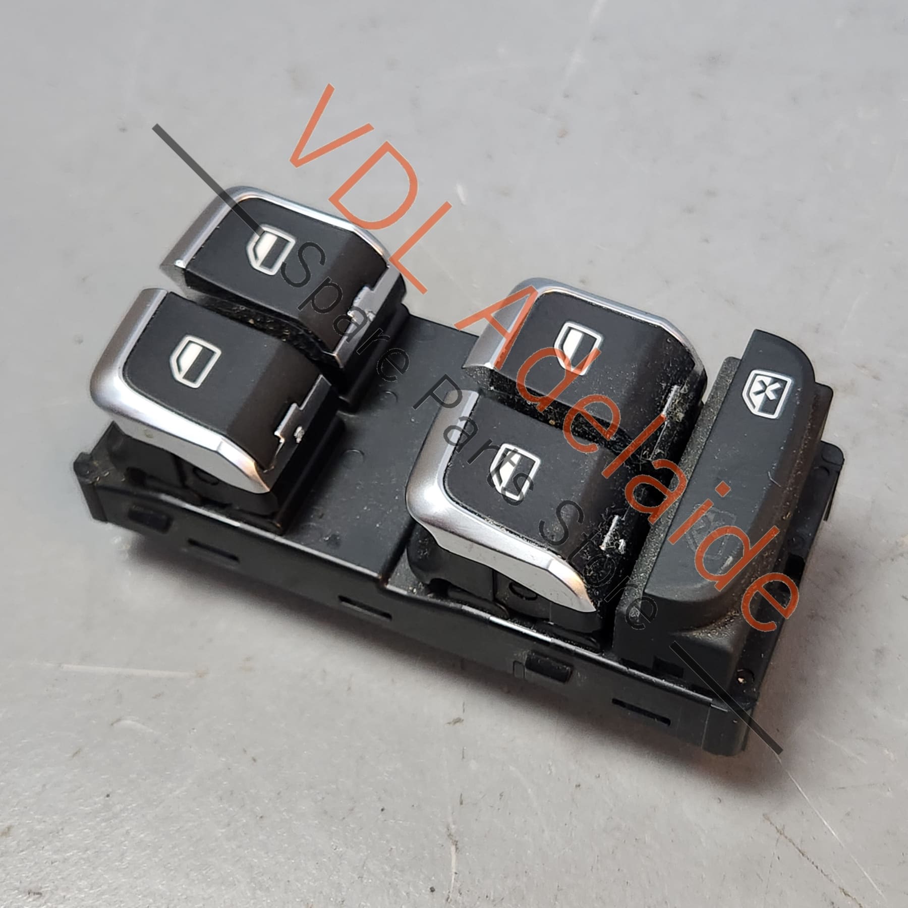 8V0959851A    Audi A3 S3 RS3 Q3 8V Front Right Master Drivers Window Switch 8V0959851A