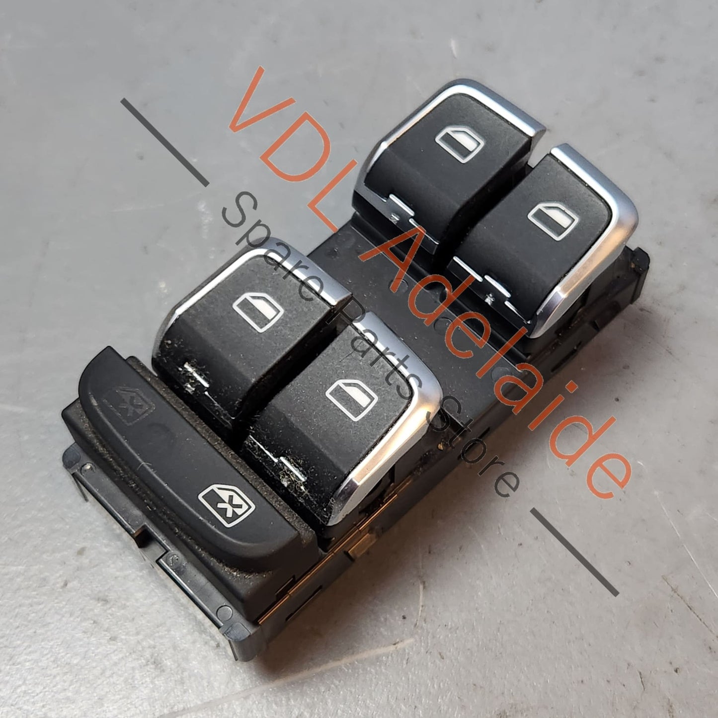 8V0959851A    Audi A3 S3 RS3 Q3 8V Front Right Master Drivers Window Switch 8V0959851A